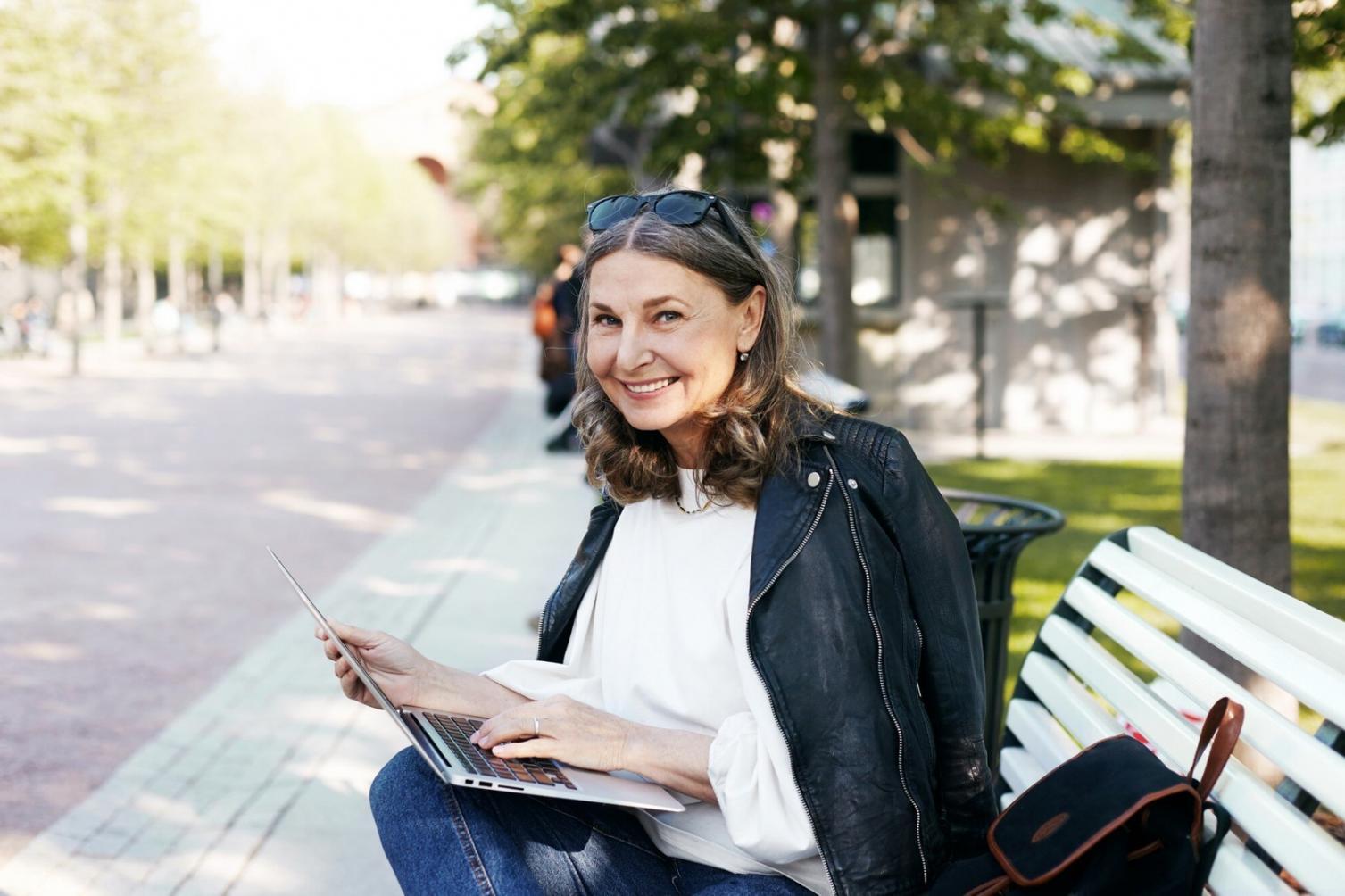 Moderne Büroausstattung für Finanzschulungen